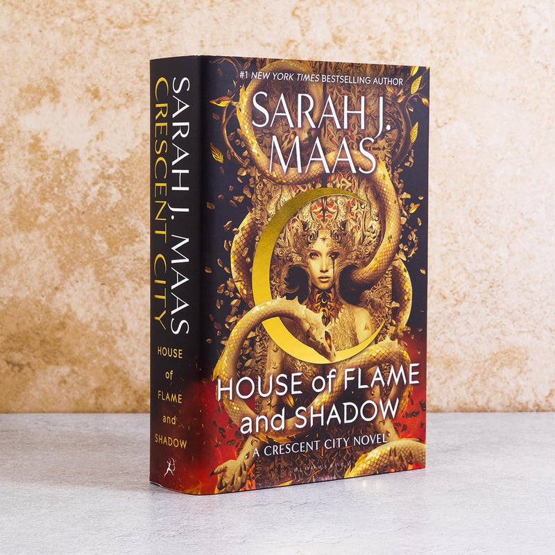 House of Flame and Shadow: The INTERNATIONAL BESTSELLER and the SMOULDERING third instalment in the Crescent City series